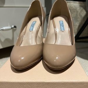 Prada Patent Leather Pump in Almond/Cammeo
